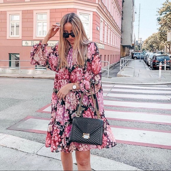 Wide cut floral dress H&M - Picture 2 of 9